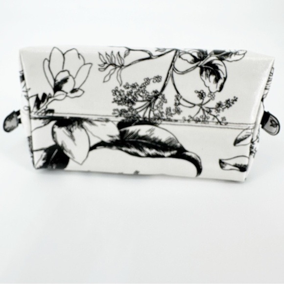 NWT WHBM Large Cosmetics Bag - Picture 3 of 8